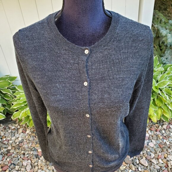 Gap Charcoal Gray Wool Cardigan Sweater, size M - Picture 3 of 10